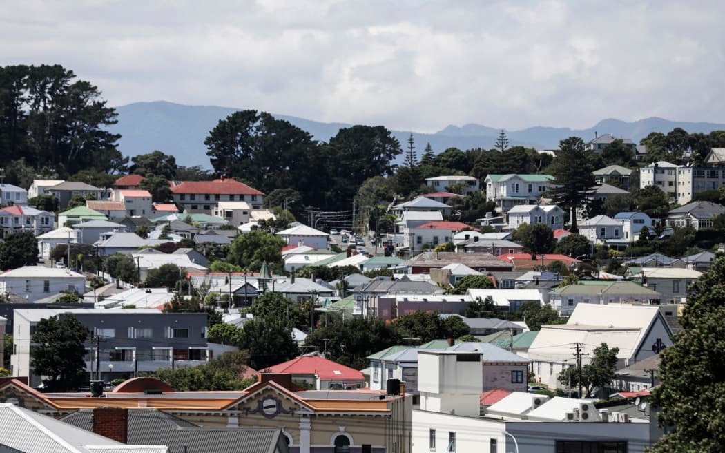 Flat hunting in Wellington proves difficult, long lines and keen tenants makes for a frustrating experience.