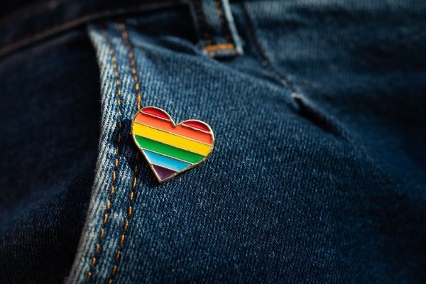 pride-pin