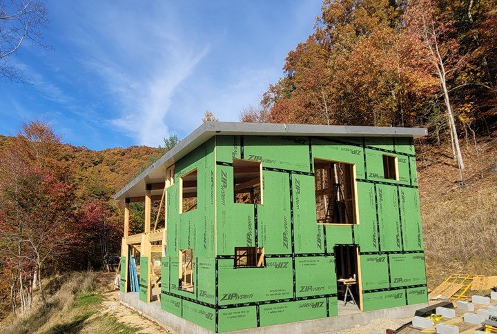 MDLR Brands LiteSIP roof for home in NC mountains