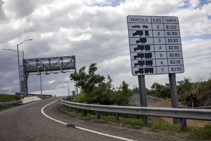 Entrance to a Puerto Rico toll highway