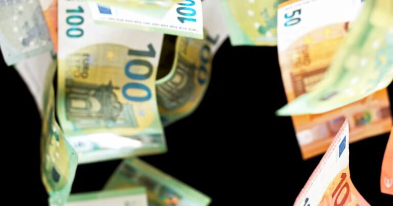 Ardagh seen torching riskiest bonds through courts as consent route fails – The Irish Times