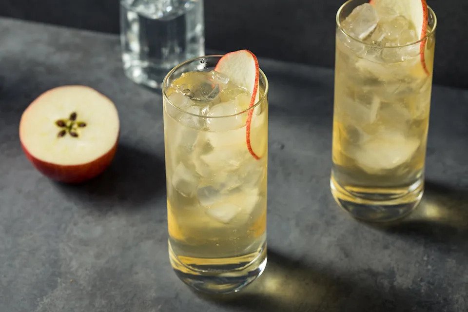 Virgin Spiced Apple Highball Mocktail