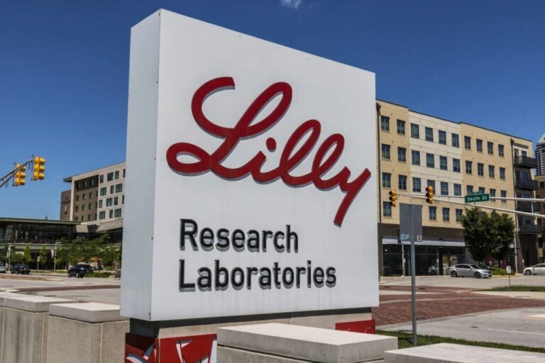 Eli Lilly Supremacy: The Single Stock Steering Pharma ETF Performance – iShares U.S. Pharmaceutical ETF (ARCA:IHE), First Trust Nasdaq Pharmaceuticals ETF (NASDAQ:FTXH)