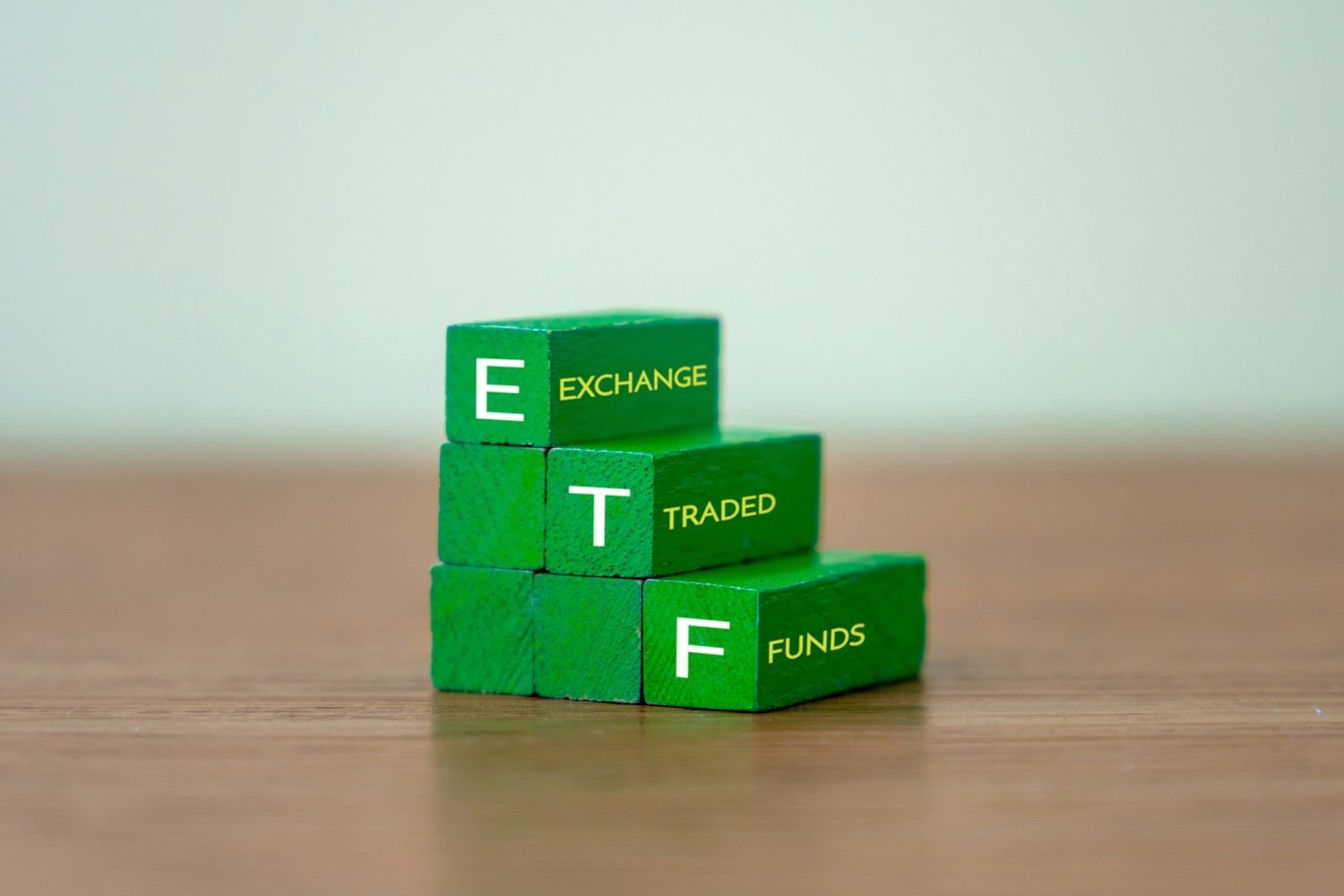 7 Dividend ETFs I’d Buy Today for a Lifetime of Passive Income