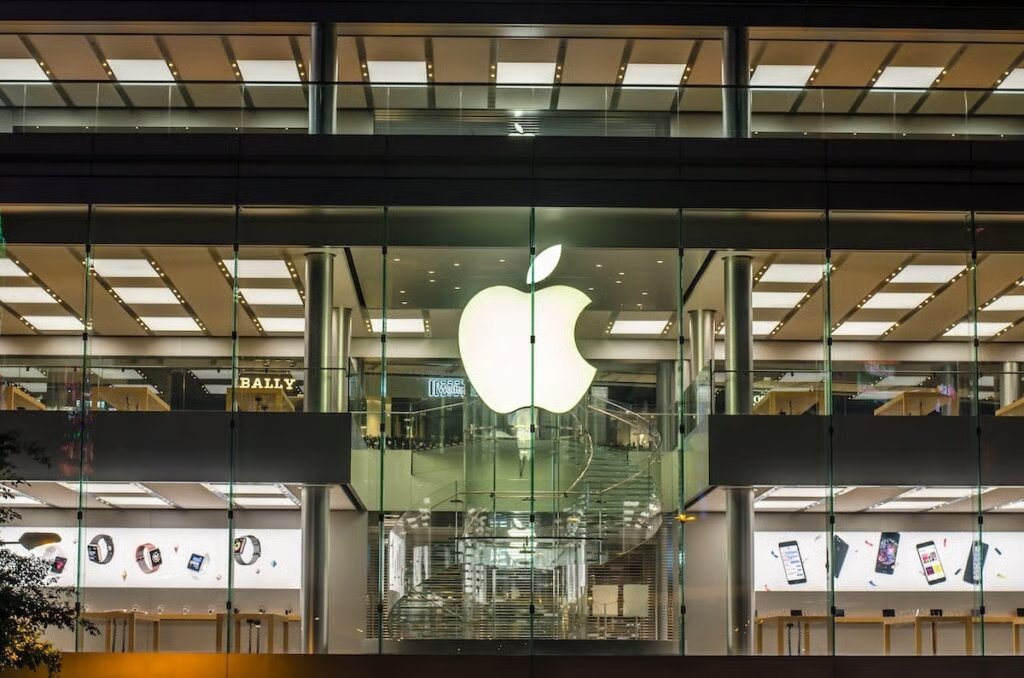 Why Apple’s Earnings Matter More For Tech ETFs Than Growth Stocks – Invesco QQQ Trust, Series 1 (NASDAQ:QQQ), Vanguard Information Tech ETF (ARCA:VGT), State Street Technology Select Sector SPDR ETF (ARCA:XLK)