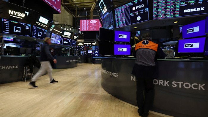 Hedge funds’ correlation with stocks sparks fears over lack of crash protection