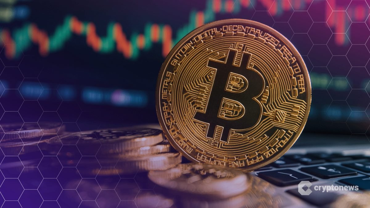 Spot Bitcoin ETFs Ingest $562M in Daily Inflows—Is This a Bullish Rebound or Just a Blip?