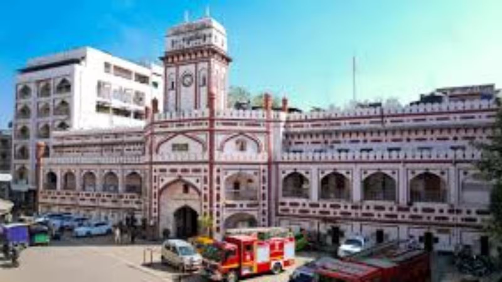 Limited Retail Access: Most municipal bonds in India are sold through private placements. This means they are often bought by institutions, not small investors. However, when Surat Municipal Corporation launched a public issue, retail demand was over three times the offer size. This showed that small investors are interested when given access.
