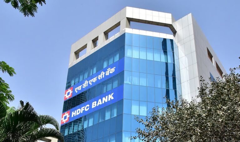 Mutual funds pump ₹17,250 crore into HDFC Bank despite 17% March fall