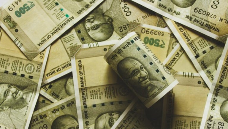 Rs 10 lakh lump sum Vs Rs 10,000 SIP for 20 years – Which mutual fund investment is better? | Personal-finance