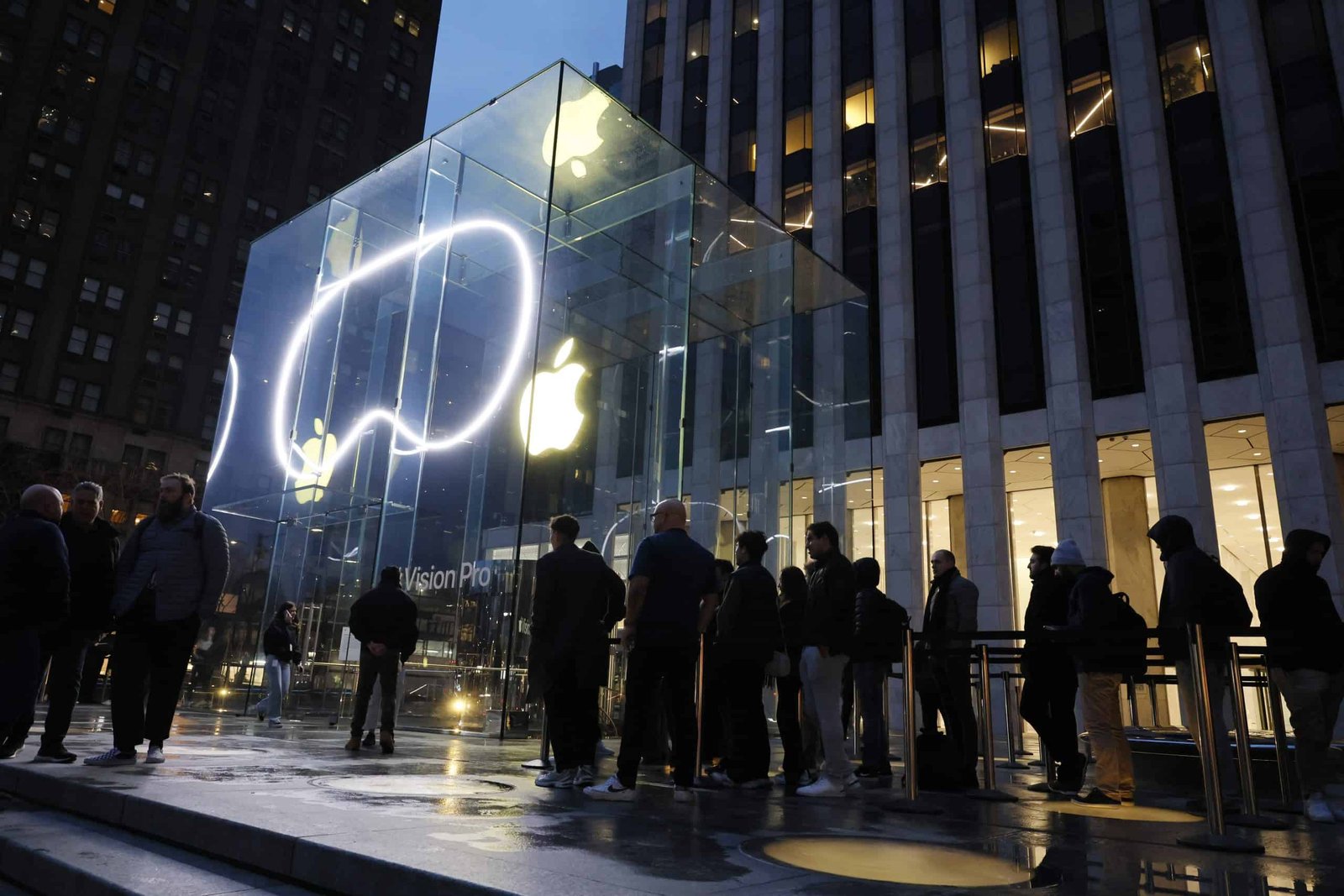 Apple Soared 15% in July, but GPIQ Holders Lost 6%: The Hidden Options Tax on Covered-Call ETFs