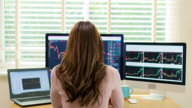 Mutual funds vs. ETFs — the difference and the role they can play in your portfolio