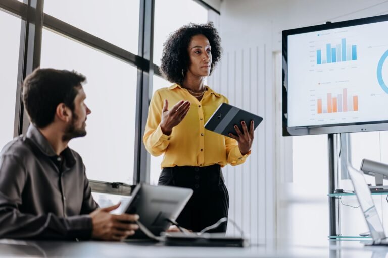 Investing Guide: Choosing Between Equity and Income Funds