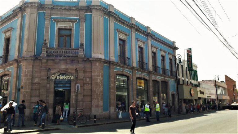 Banamex Prices US$900 Million Capital Bonds
