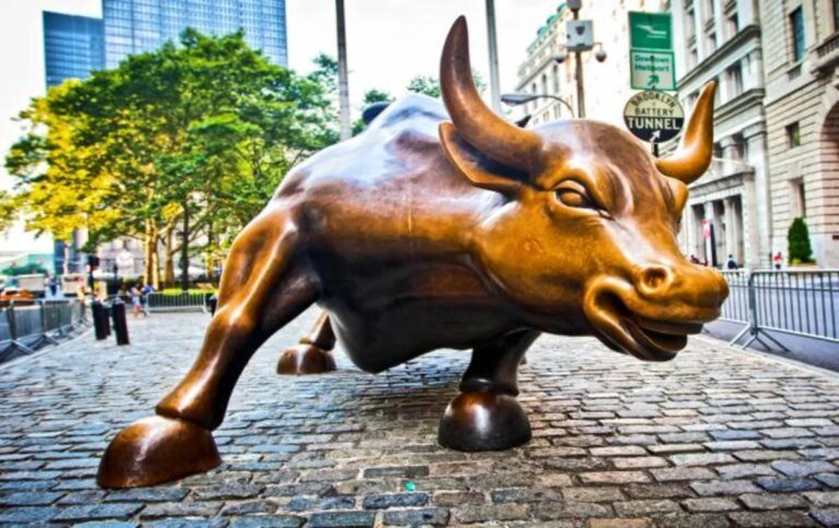 3 Top-Ranked Dimensional Mutual Funds for Strong Long-Term Returns